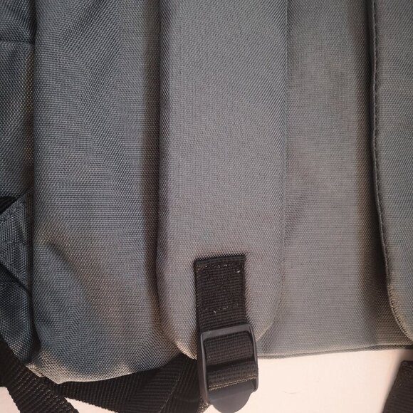 NWT Roots Kids Grey Lightweight Rain Resistant Backpack - Picture 7 of 12